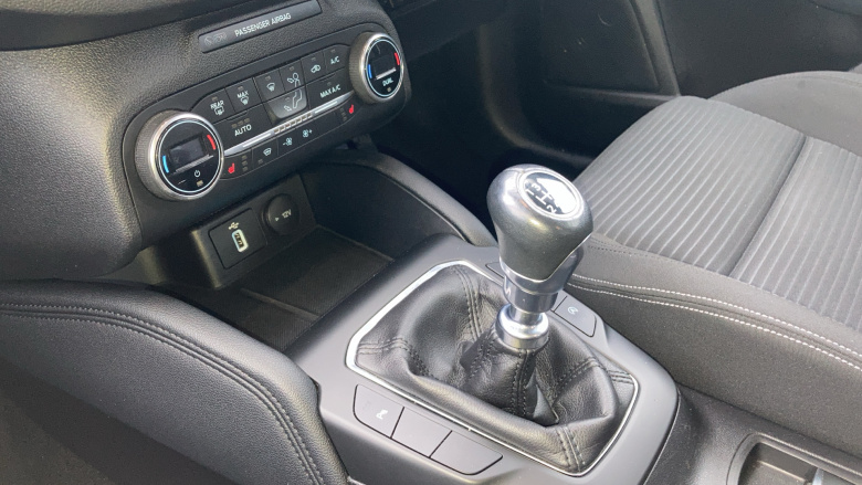 Ford Focus 1.0 EcoBoost 125 Titanium 5dr Petrol Hatchback